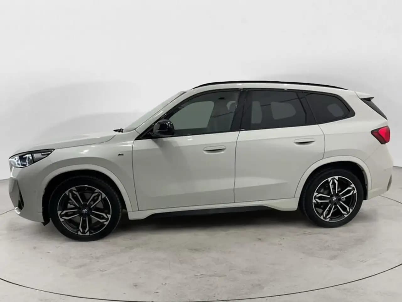 BMW X1 2023 г. 10095 км. — фото 8