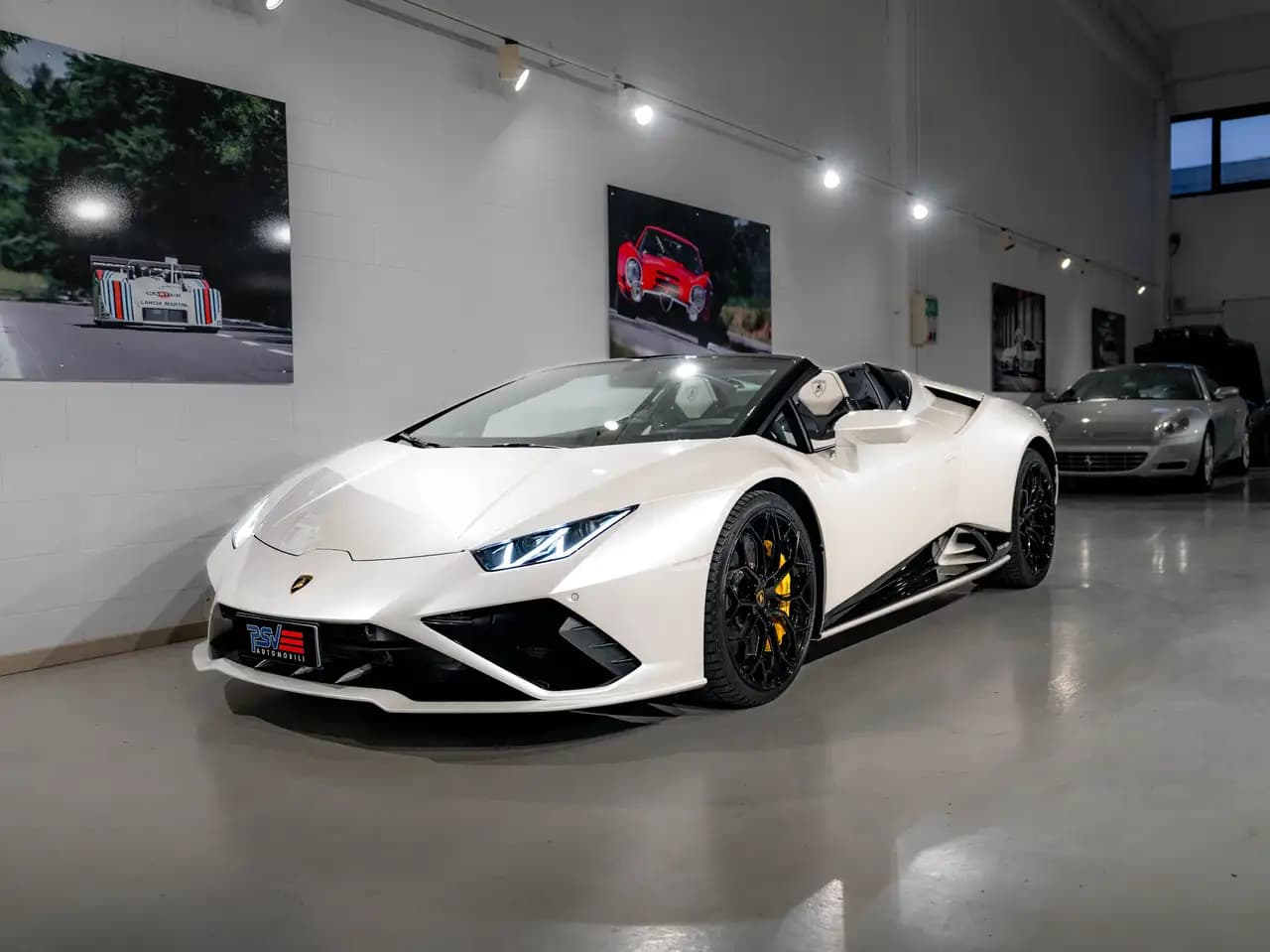 Lamborghini Huracan 2022 г. 5609 км.