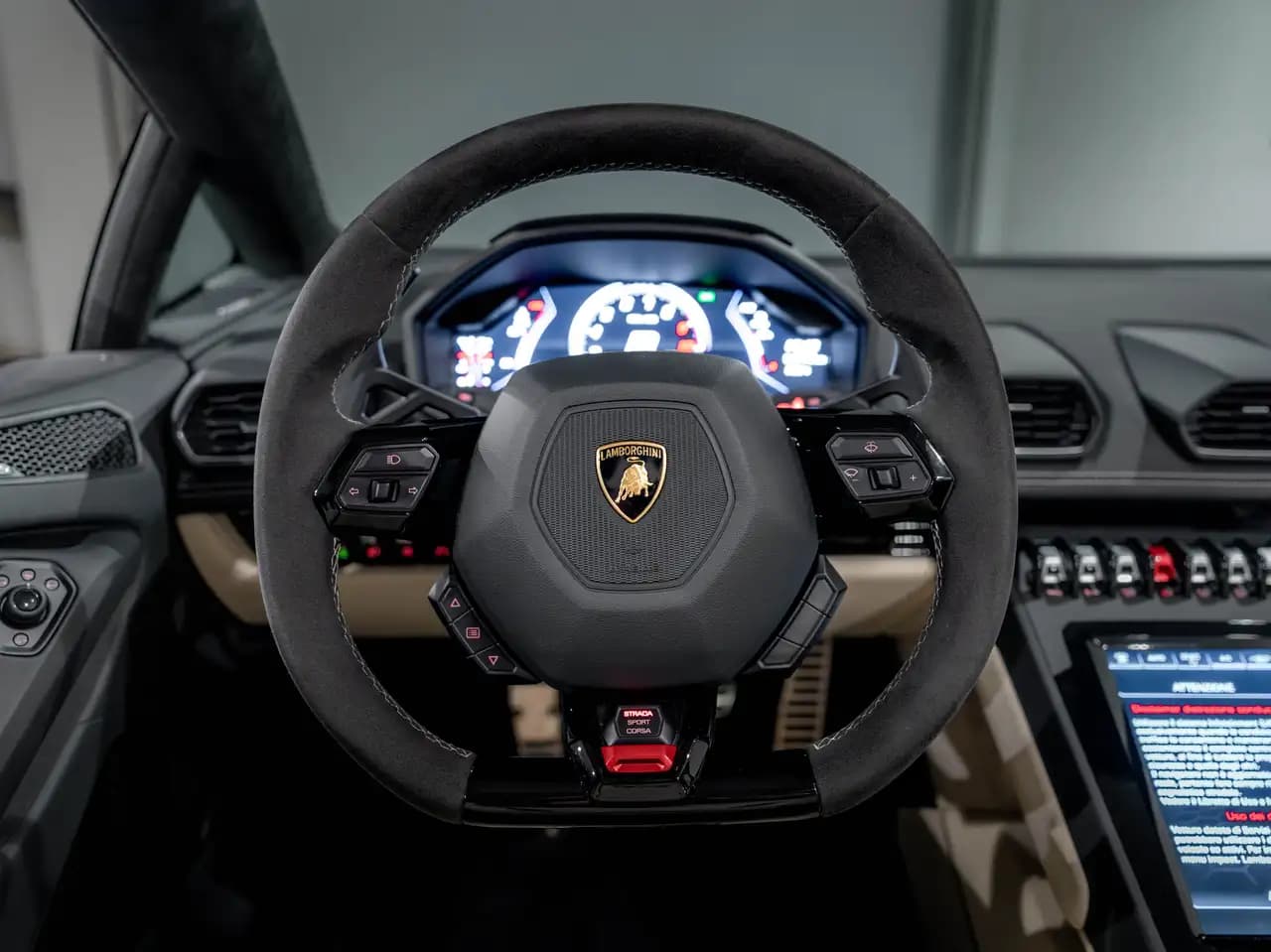 Lamborghini Huracan 2022 г. 5609 км. — фото 15