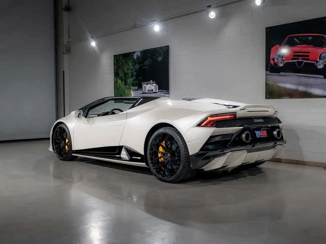 Lamborghini Huracan 2022 г. 5609 км. — фото 3