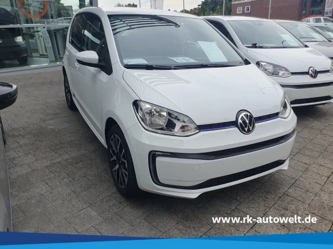 Volkswagen Up 0.0 AT (83 л.с.) 2023 г. 3 км