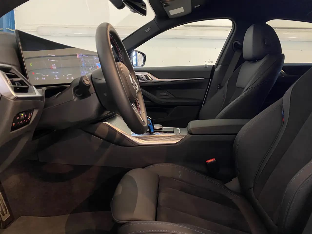 BMW i4 2022 г. 3850 км. — фото 12
