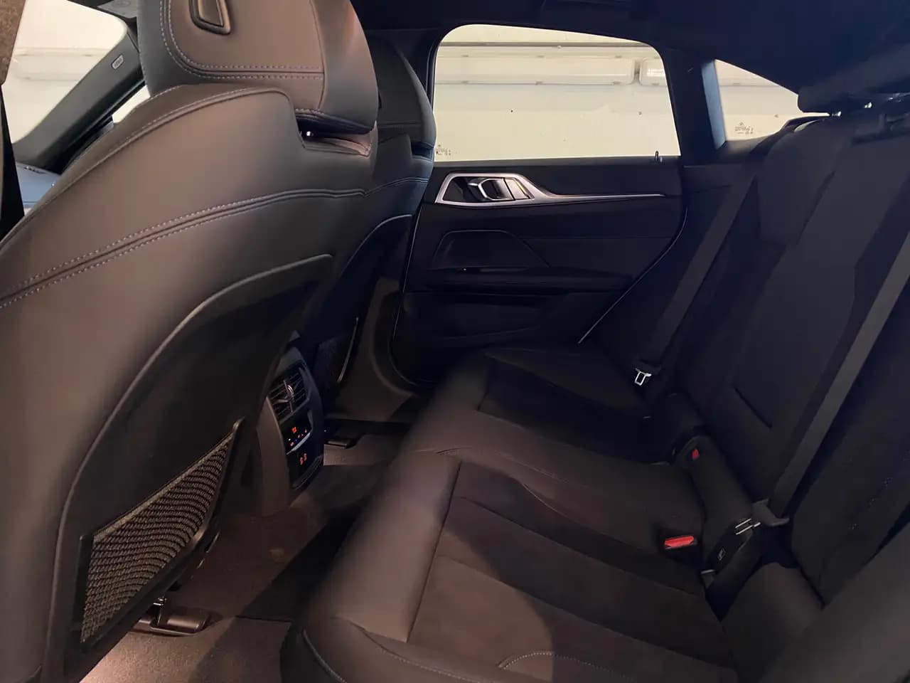 BMW i4 2022 г. 3850 км. — фото 14