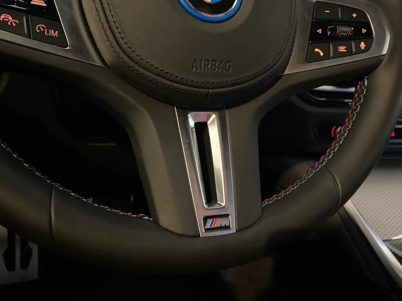 BMW i4 2022 г. 3850 км. — фото 16