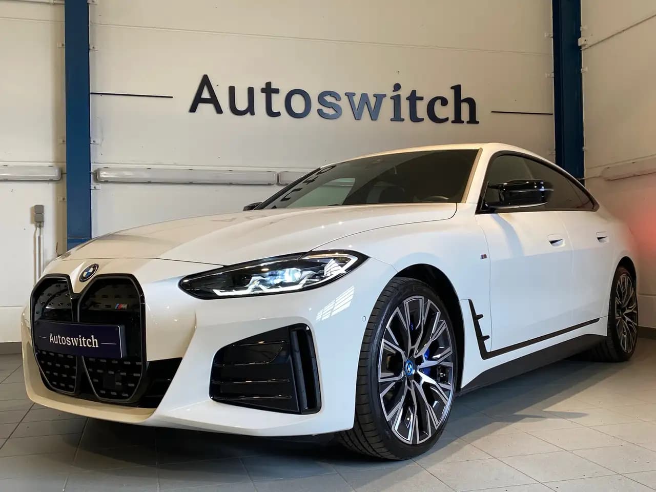 BMW i4 2022 г. 3850 км. — фото 25