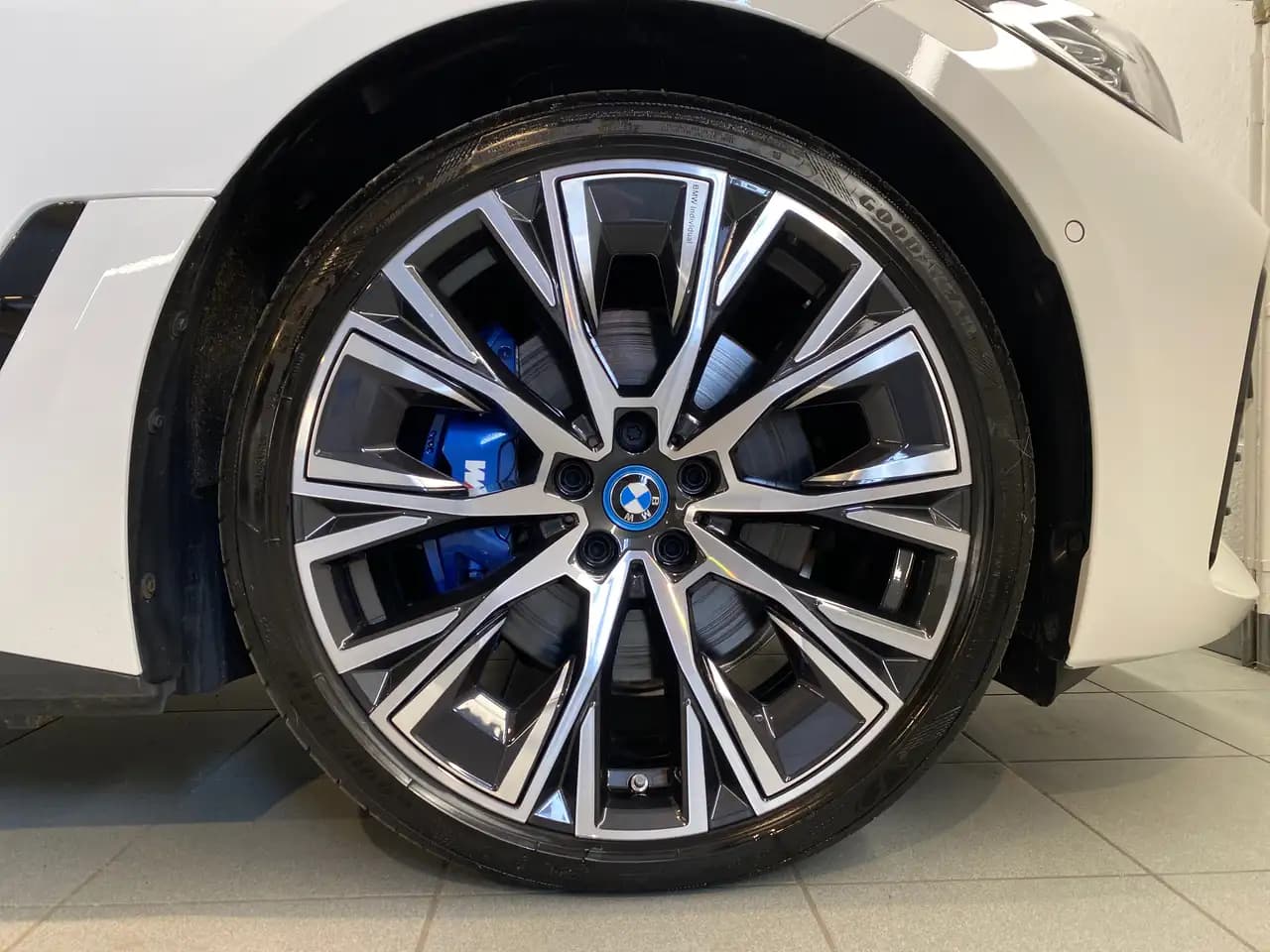 BMW i4 2022 г. 3850 км. — фото 27