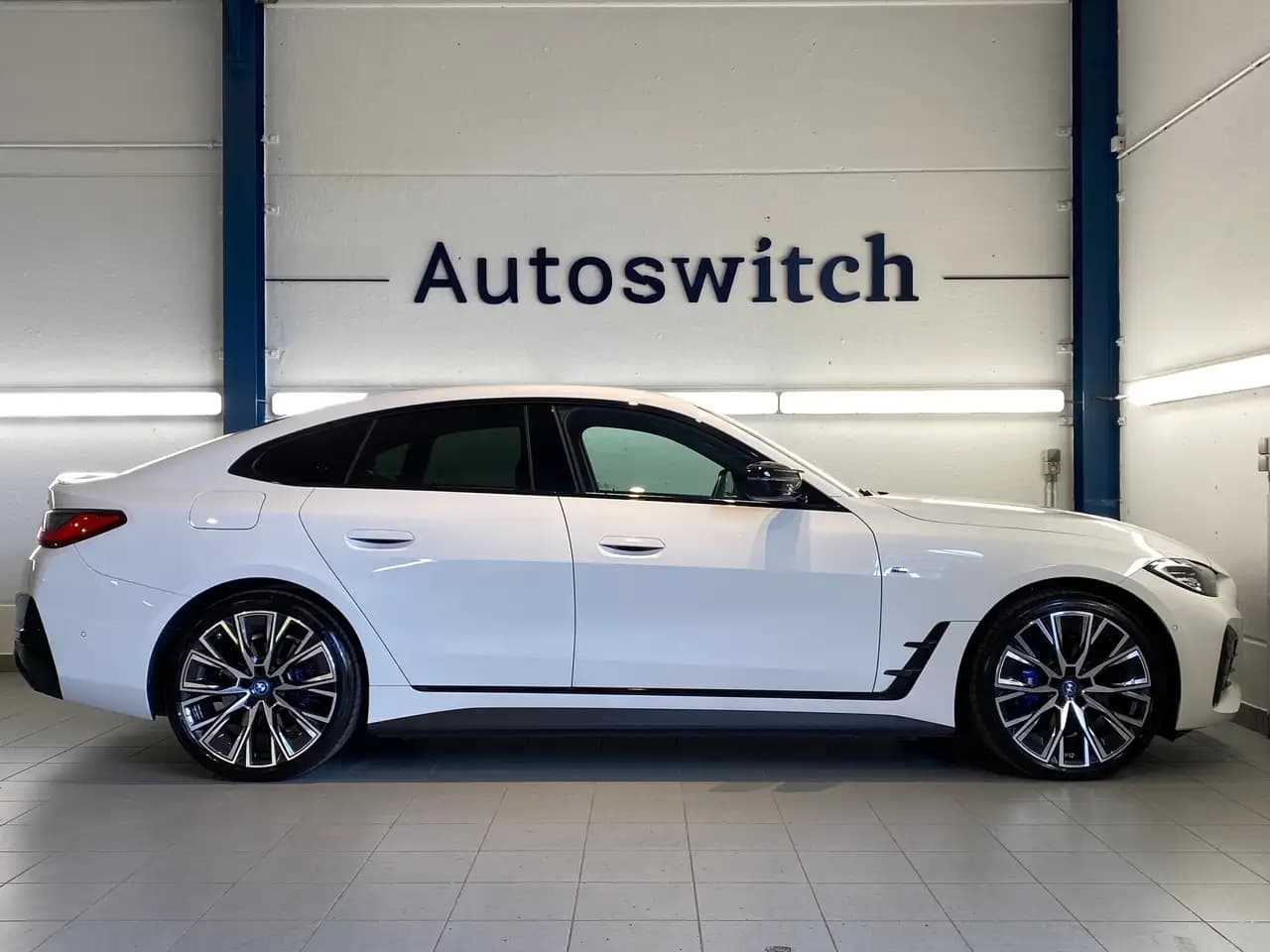 BMW i4 2022 г. 3850 км. — фото 5