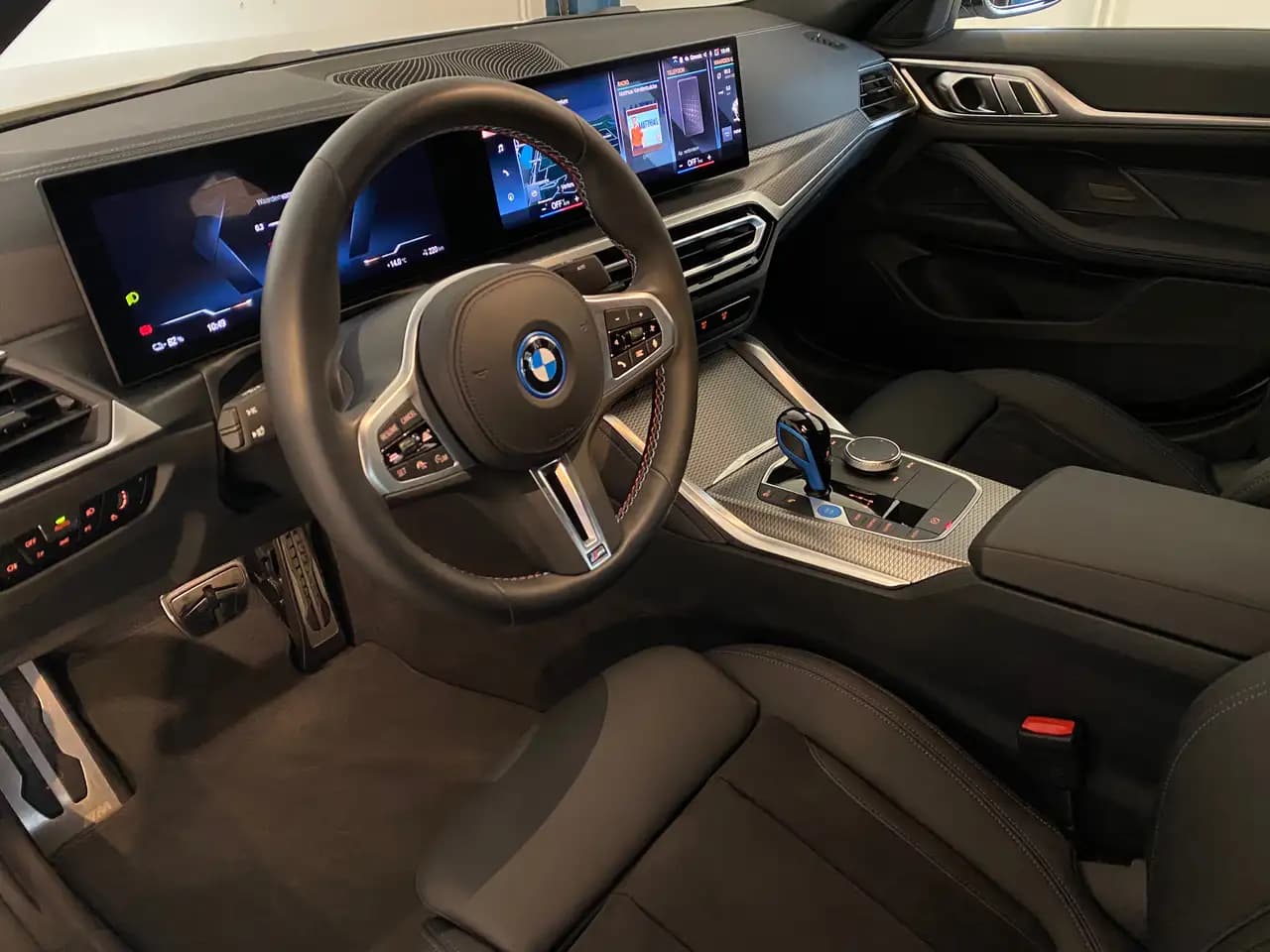 BMW i4 2022 г. 3850 км. — фото 8