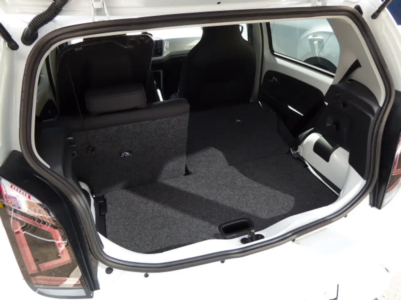 Volkswagen Up 2023 г. 9064 км. — фото 14