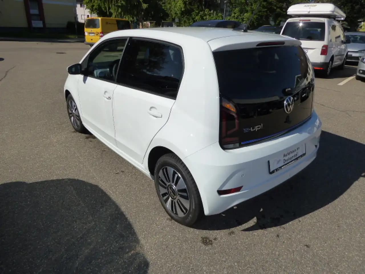 Volkswagen Up 2023 г. 9064 км. — фото 7