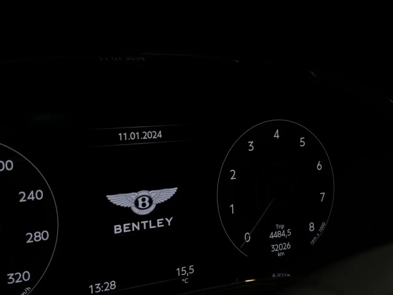 Bentley Bentayga 2021 г. 15062 км. — фото 14