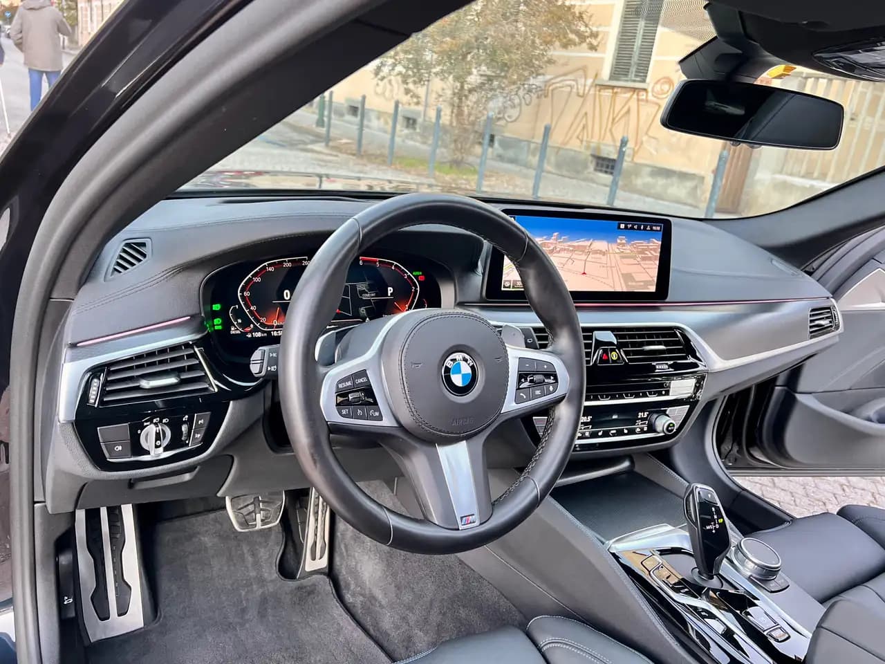 BMW 5 серия 2021 г. 90103 км. — фото 21