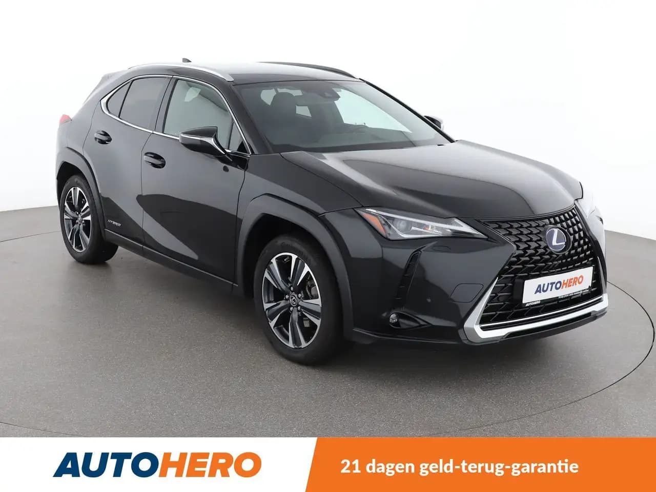 Lexus UX 2022 г. 39738 км. — фото 8