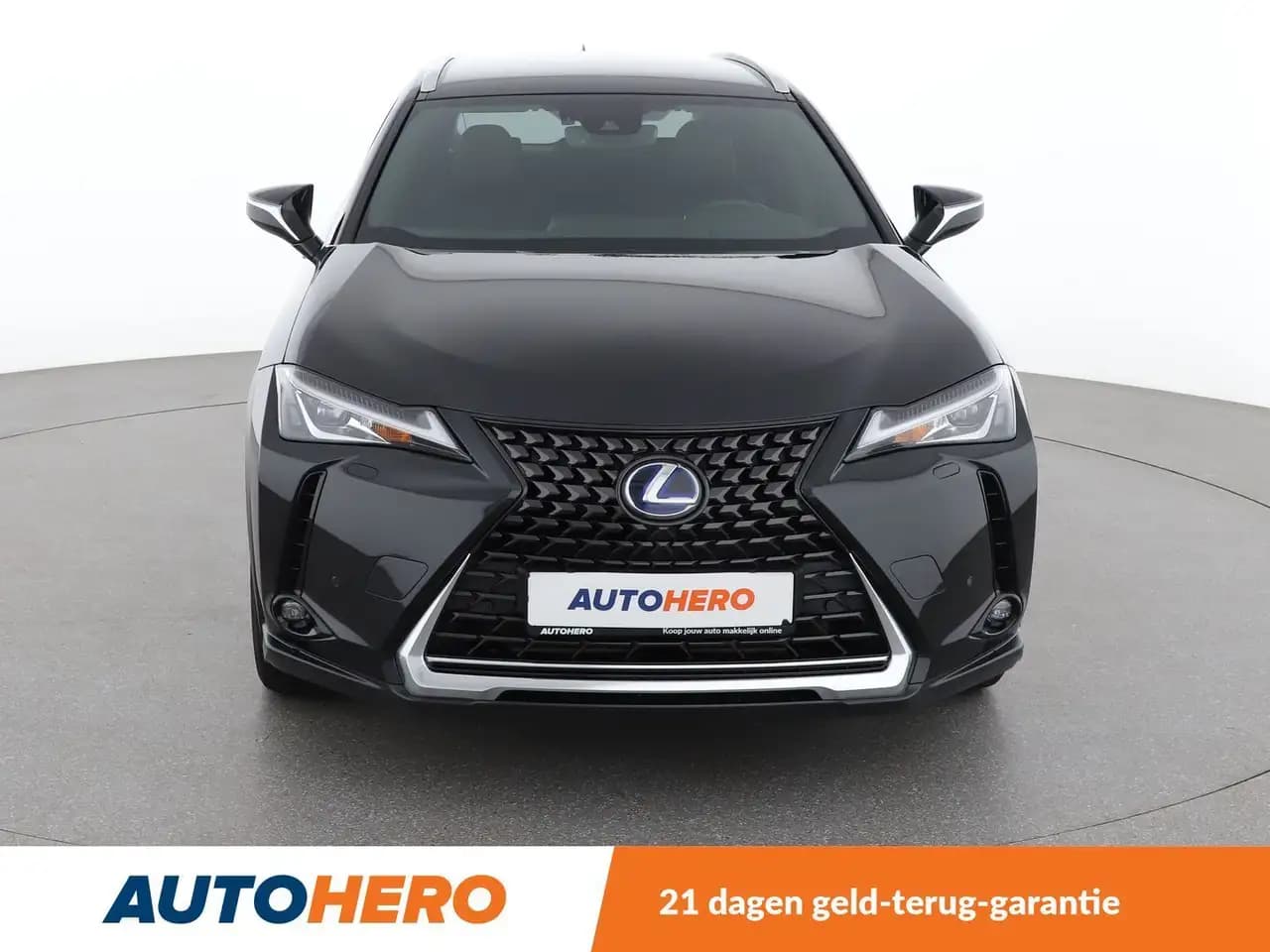 Lexus UX 2022 г. 39738 км. — фото 9