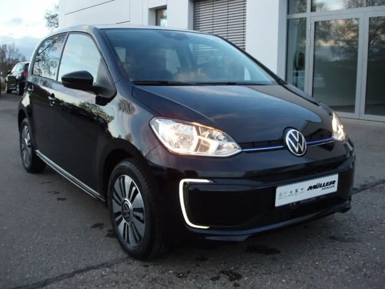 Volkswagen Up 2024 г. 4063 км. — фото 3