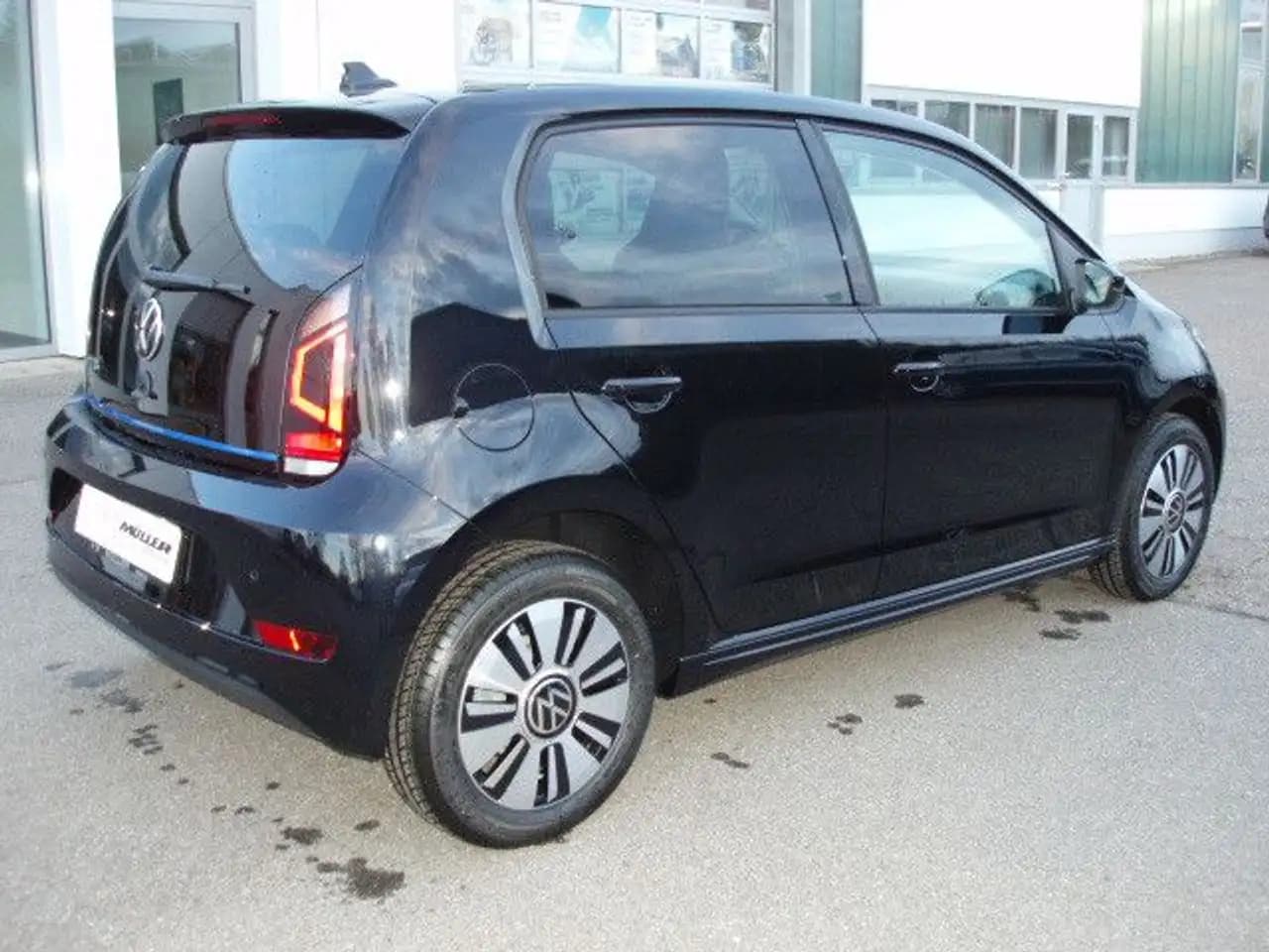 Volkswagen Up 2024 г. 4063 км. — фото 4