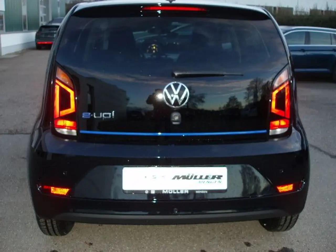 Volkswagen Up 2024 г. 4063 км. — фото 5