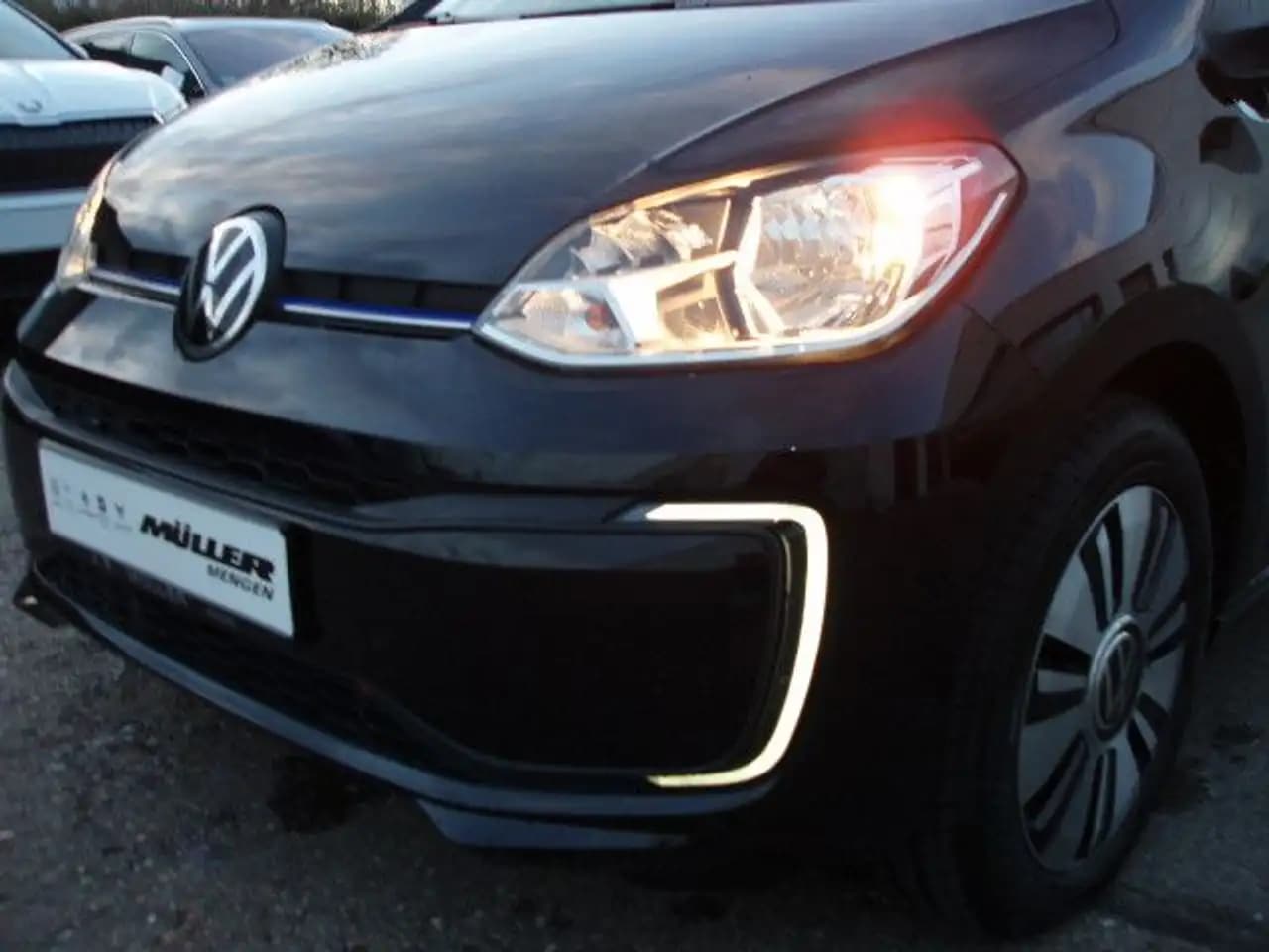Volkswagen Up 2024 г. 4063 км. — фото 7