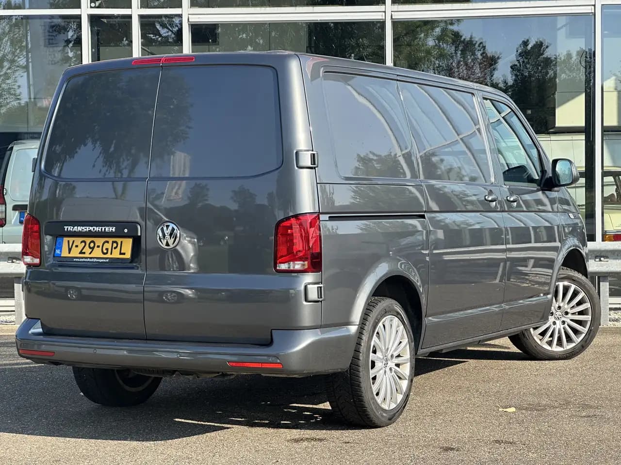 Volkswagen Transporter 2022 г. 123406 км. — фото 3
