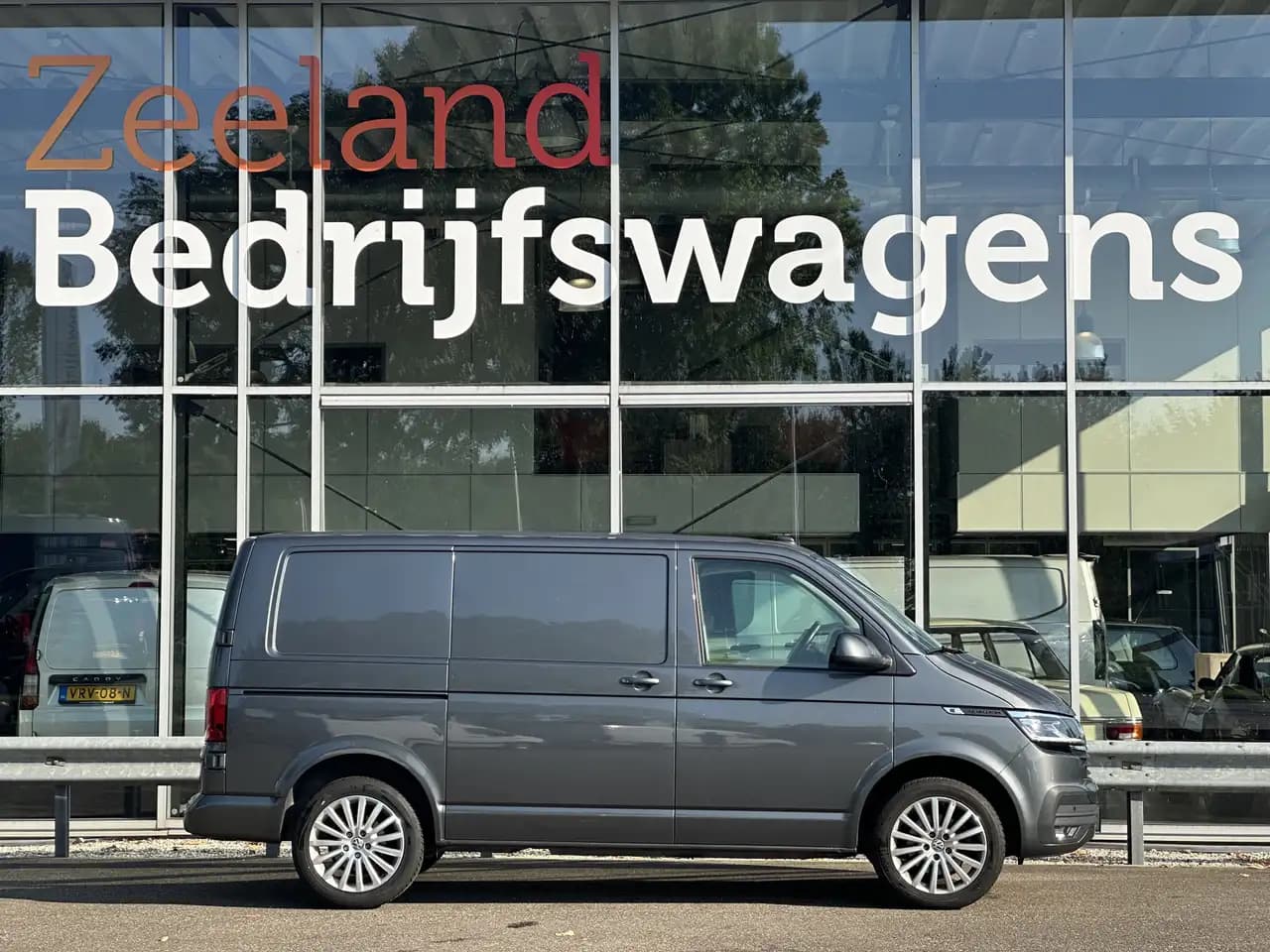 Volkswagen Transporter 2022 г. 123406 км. — фото 5