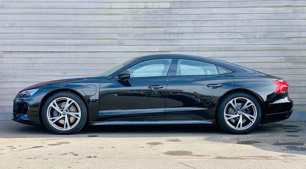 Audi e-tron GT 2021 г. 3026 км. — фото 2