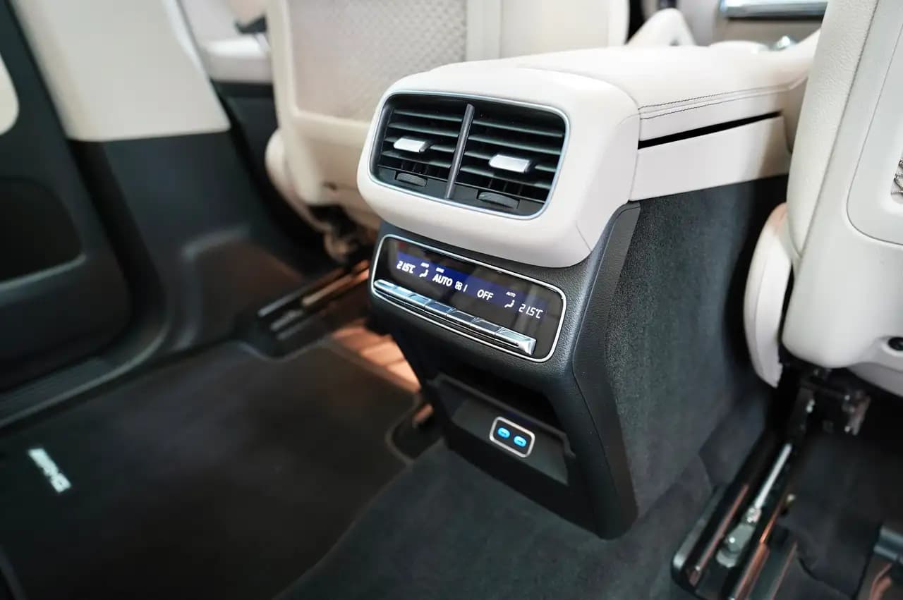 Mercedes-Benz GLS-класс 2024 г. 26669 км. — фото 42