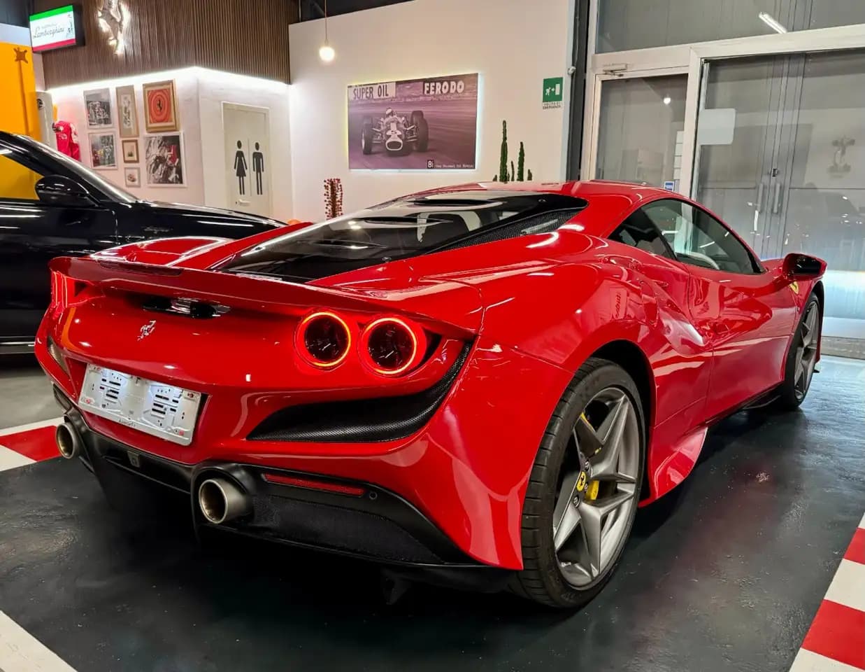 Ferrari F8 Tributo 2022 г. 435 км. — фото 4