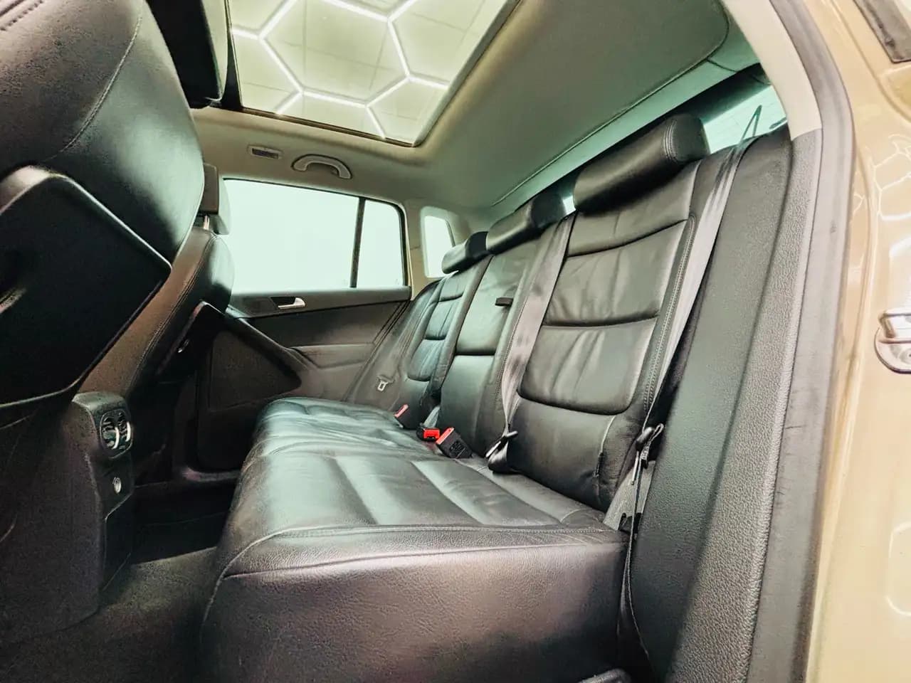 Volkswagen Tiguan 2.0 TDI MT (150 л.с.) 2024 г. 1 км — фото 13
