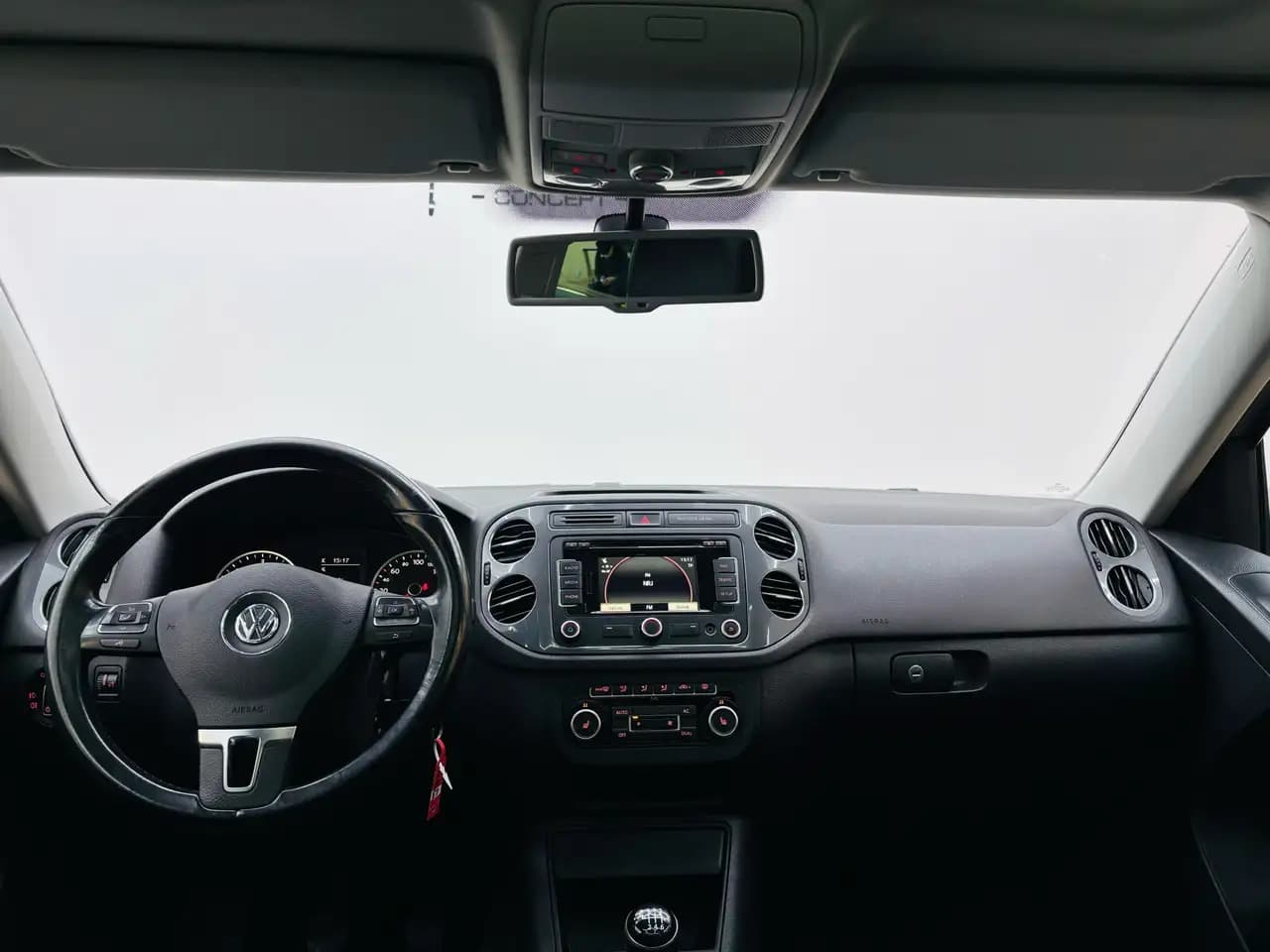 Volkswagen Tiguan 2.0 TDI MT (150 л.с.) 2024 г. 1 км — фото 14