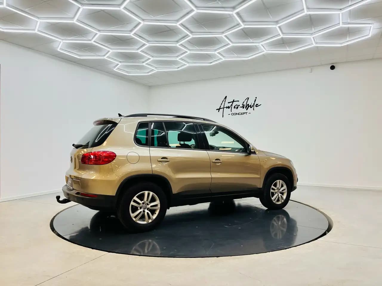 Volkswagen Tiguan 2.0 TDI MT (150 л.с.) 2024 г. 1 км — фото 4