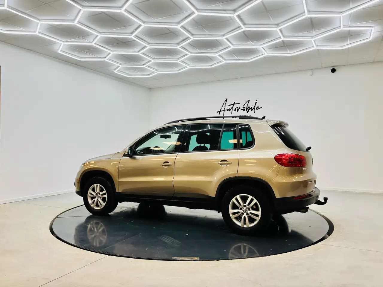 Volkswagen Tiguan 2.0 TDI MT (150 л.с.) 2024 г. 1 км — фото 7
