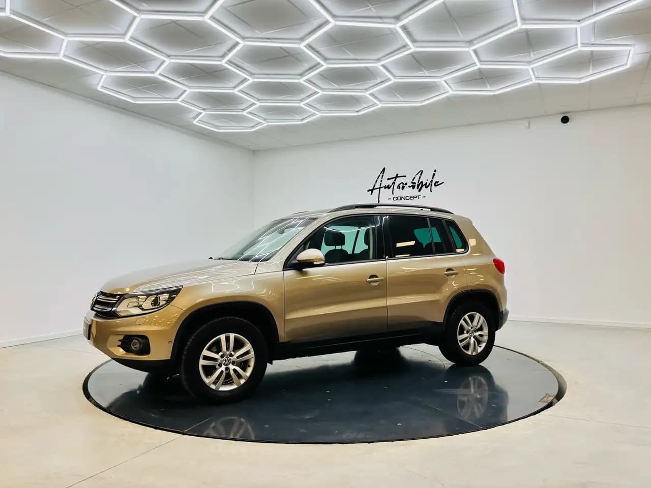 Volkswagen Tiguan 2.0 TDI MT (150 л.с.) 2024 г. 1 км — фото 8