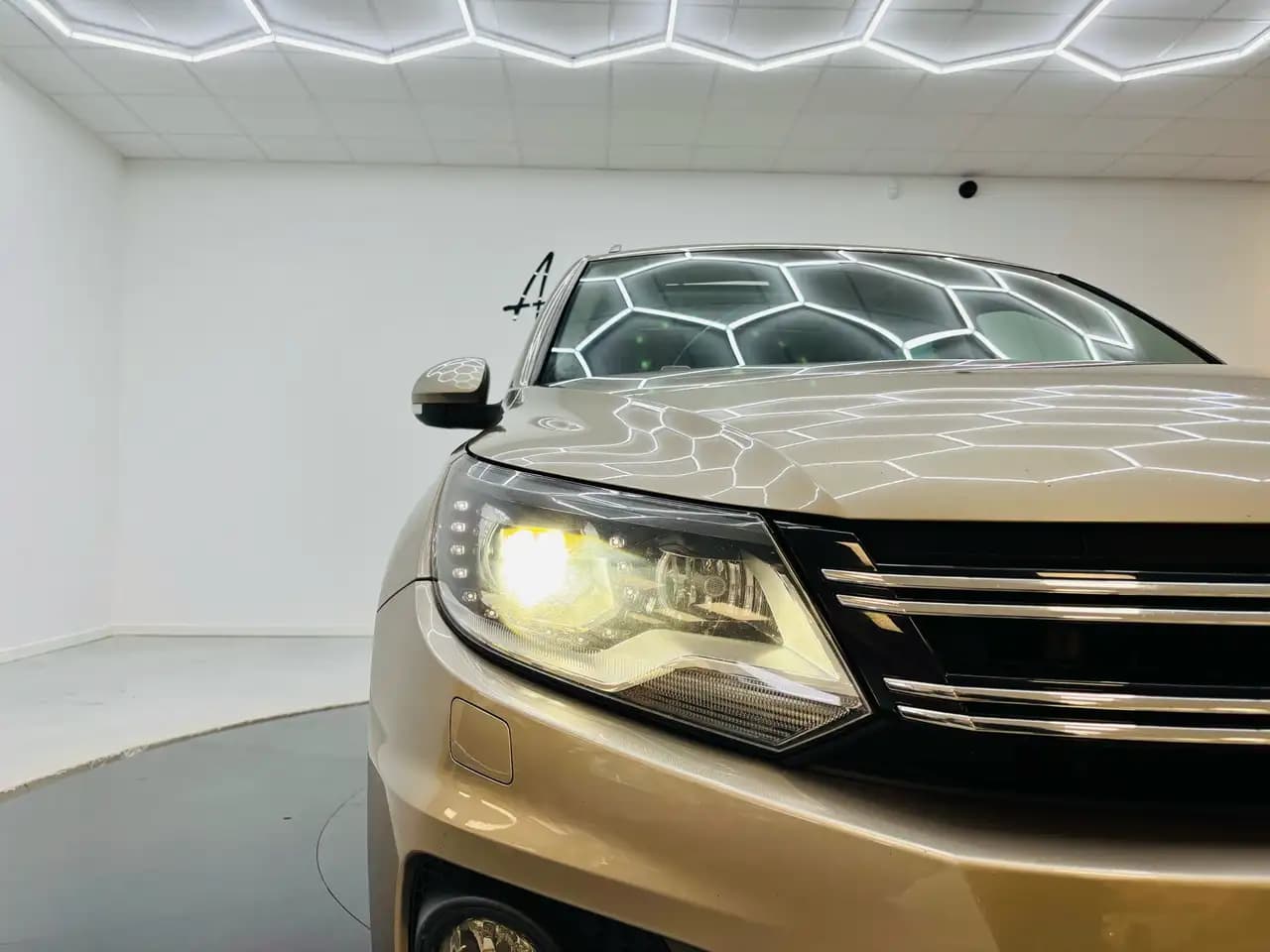 Volkswagen Tiguan 2.0 TDI MT (150 л.с.) 2024 г. 1 км — фото 9