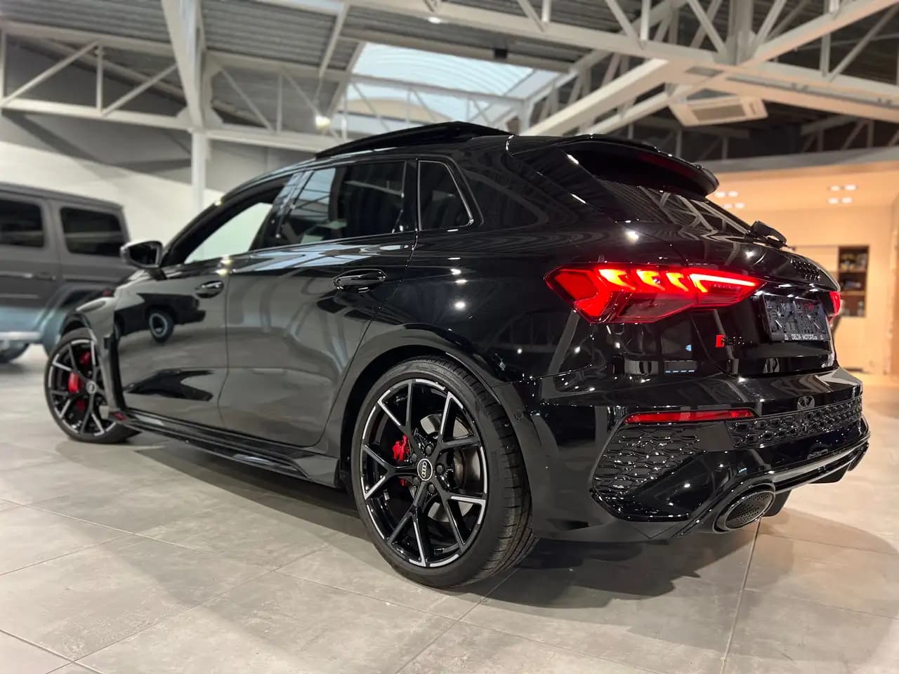 Audi RS3 2024 г. 6122 км. — фото 5