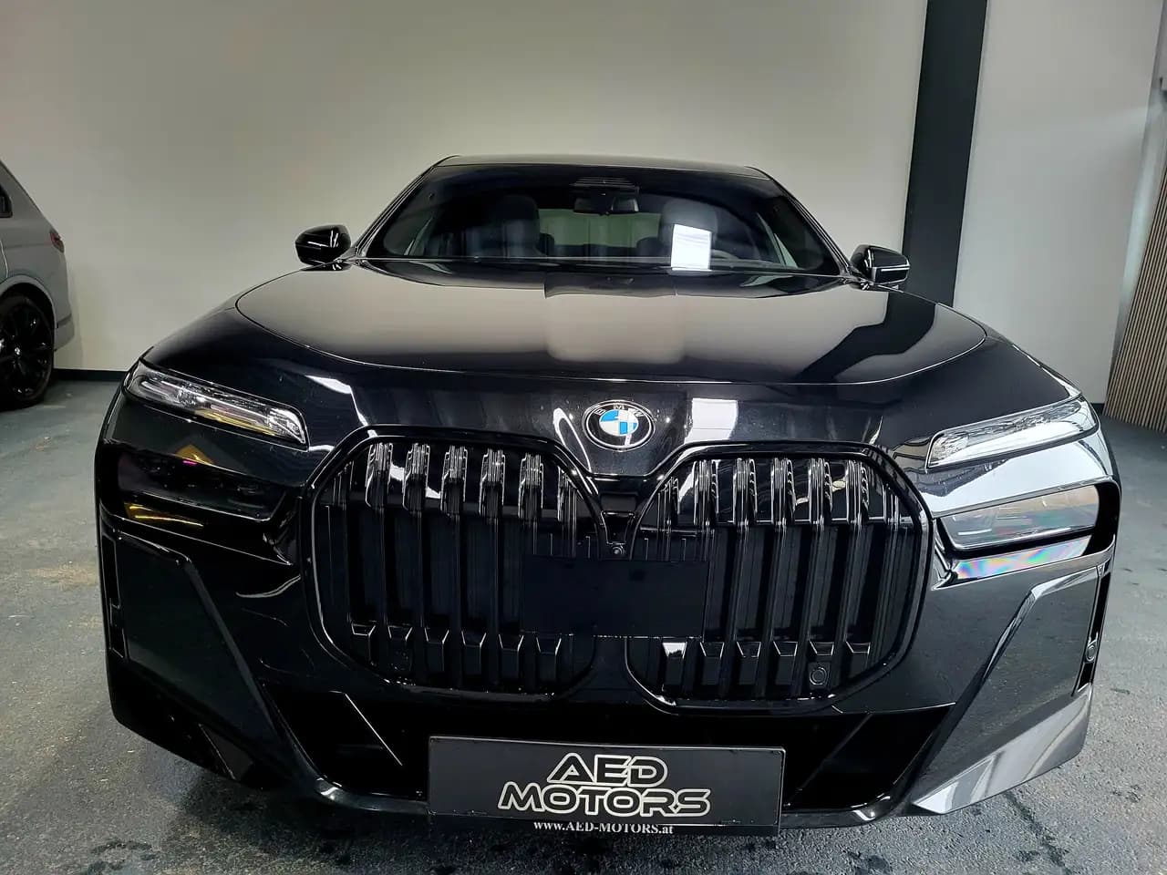 BMW 7 серия 2023 г. 14092 км. — фото 13