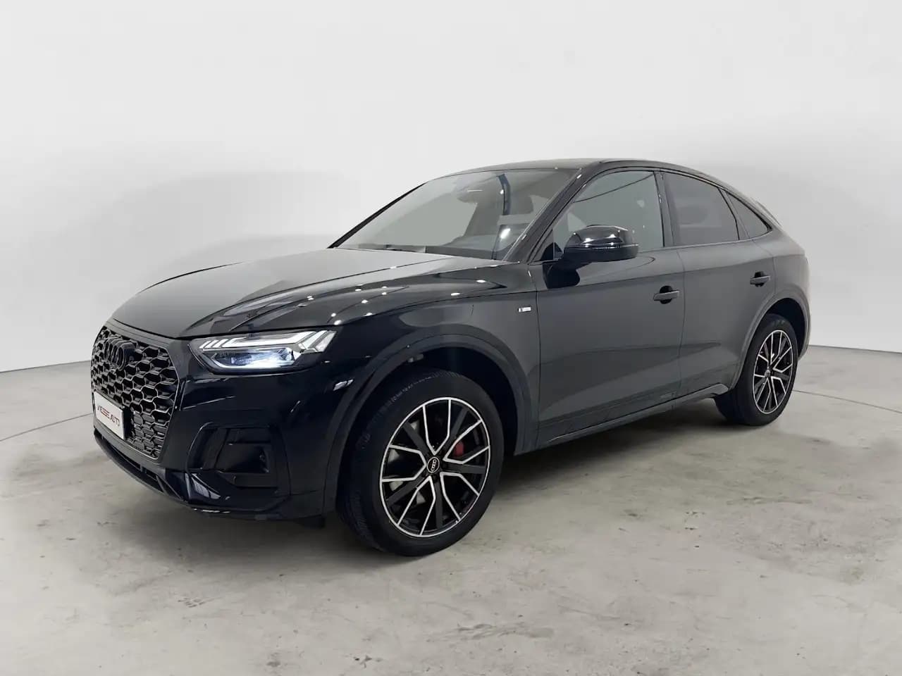 Audi Q5 2023 г. 42115 км.