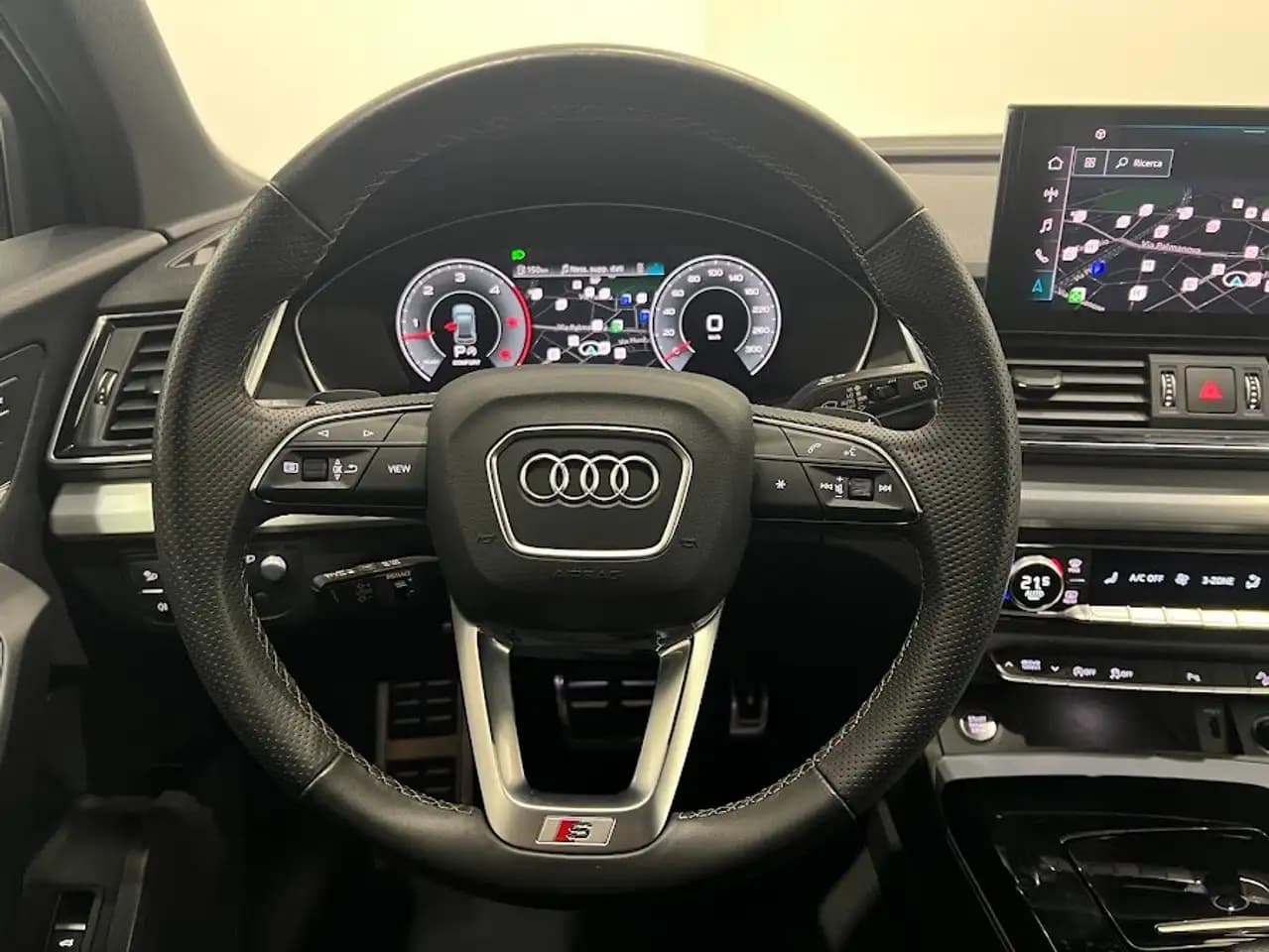 Audi Q5 2023 г. 42115 км. — фото 12