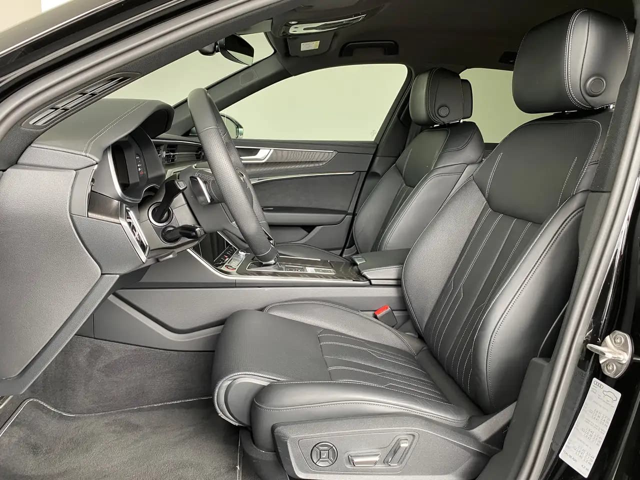 Audi S6 2023 г. 36823 км. — фото 17