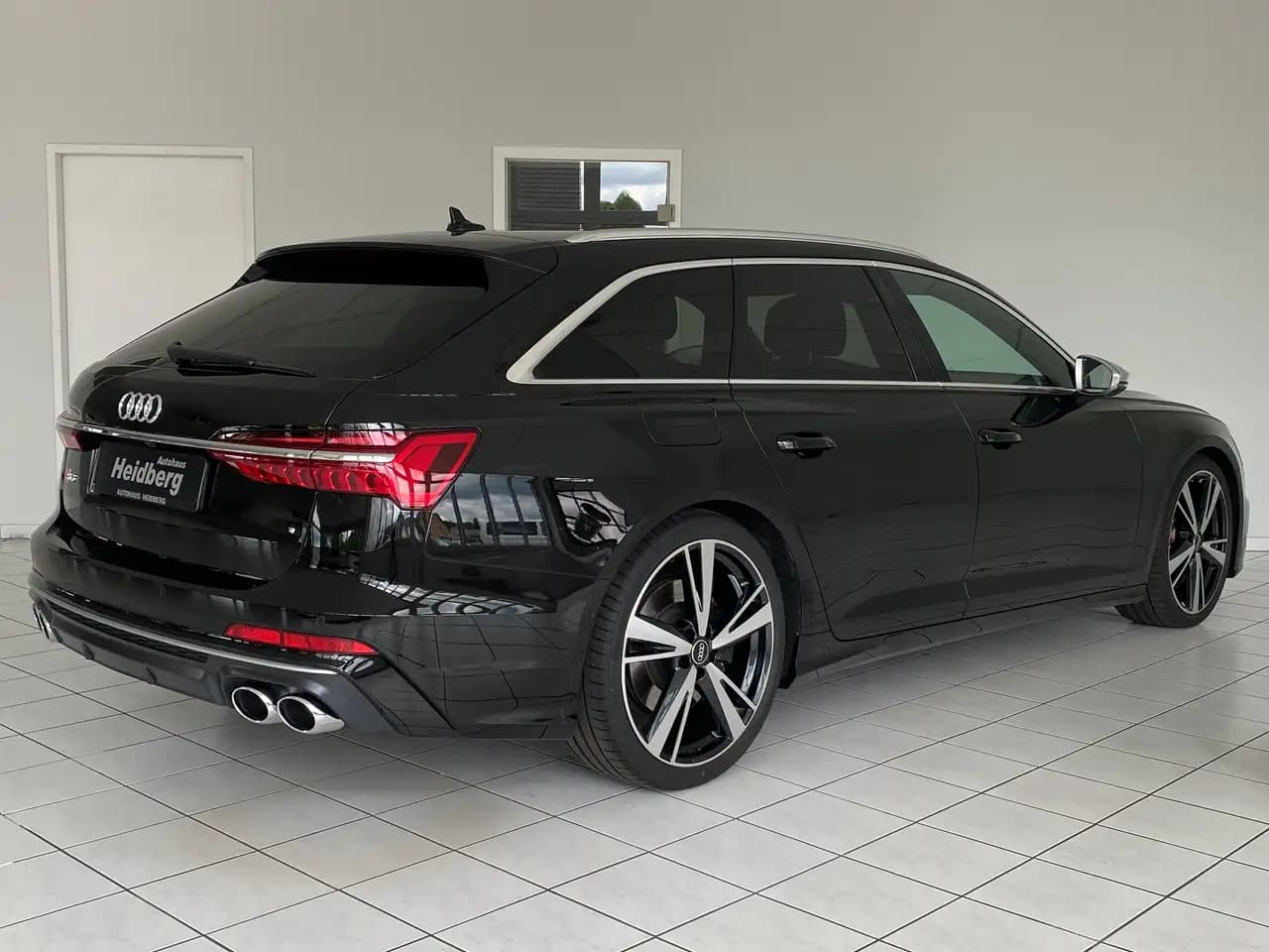 Audi S6 2023 г. 36823 км. — фото 10