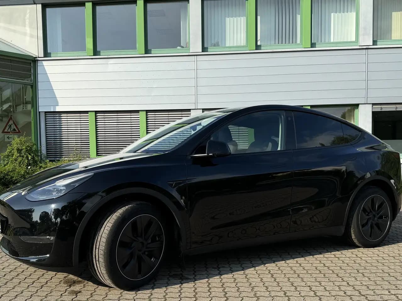 Tesla Model Y 2022 г. 50019 км. — фото 8