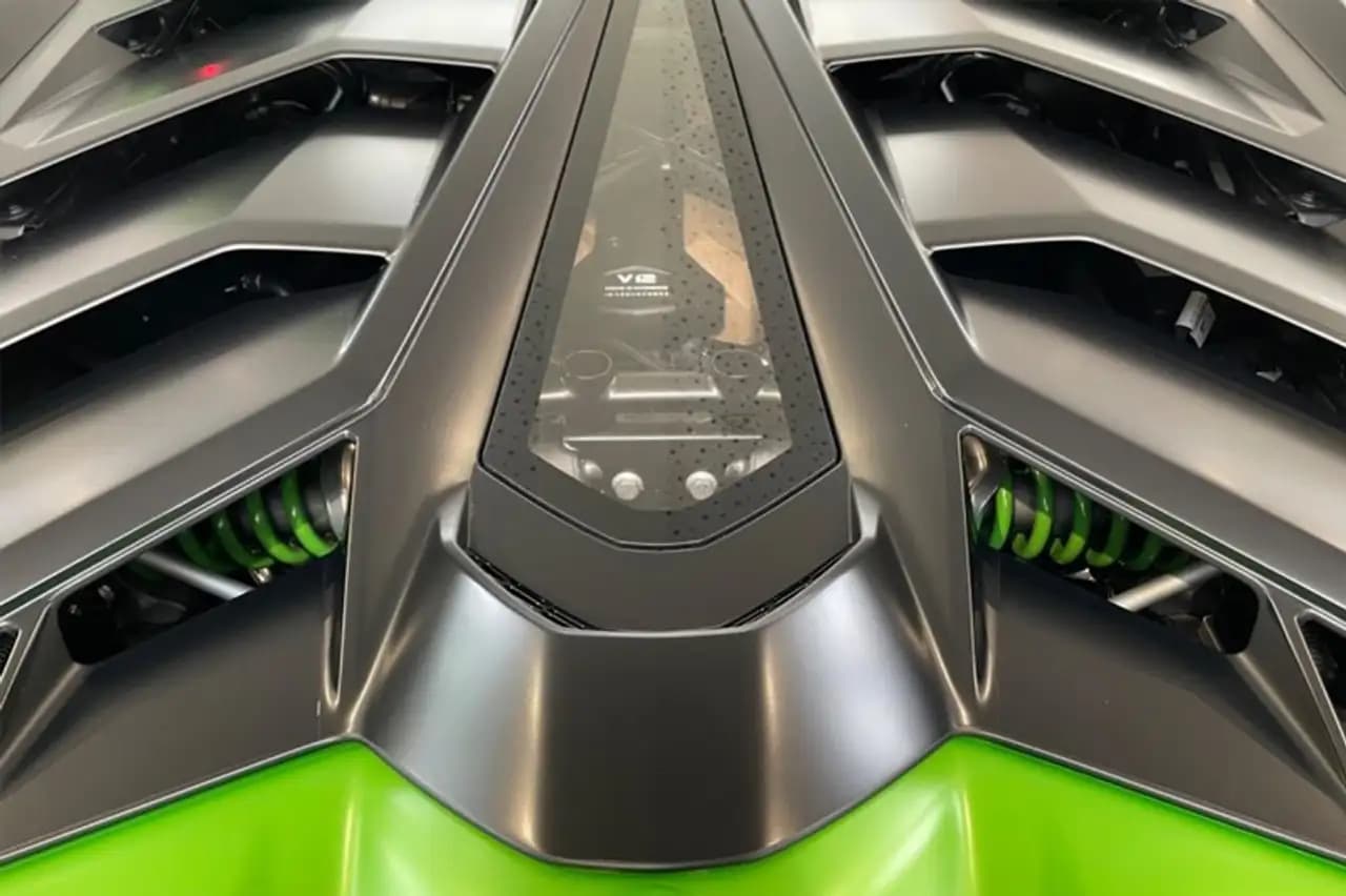 Lamborghini Aventador 2021 г. 6010 км. — фото 10