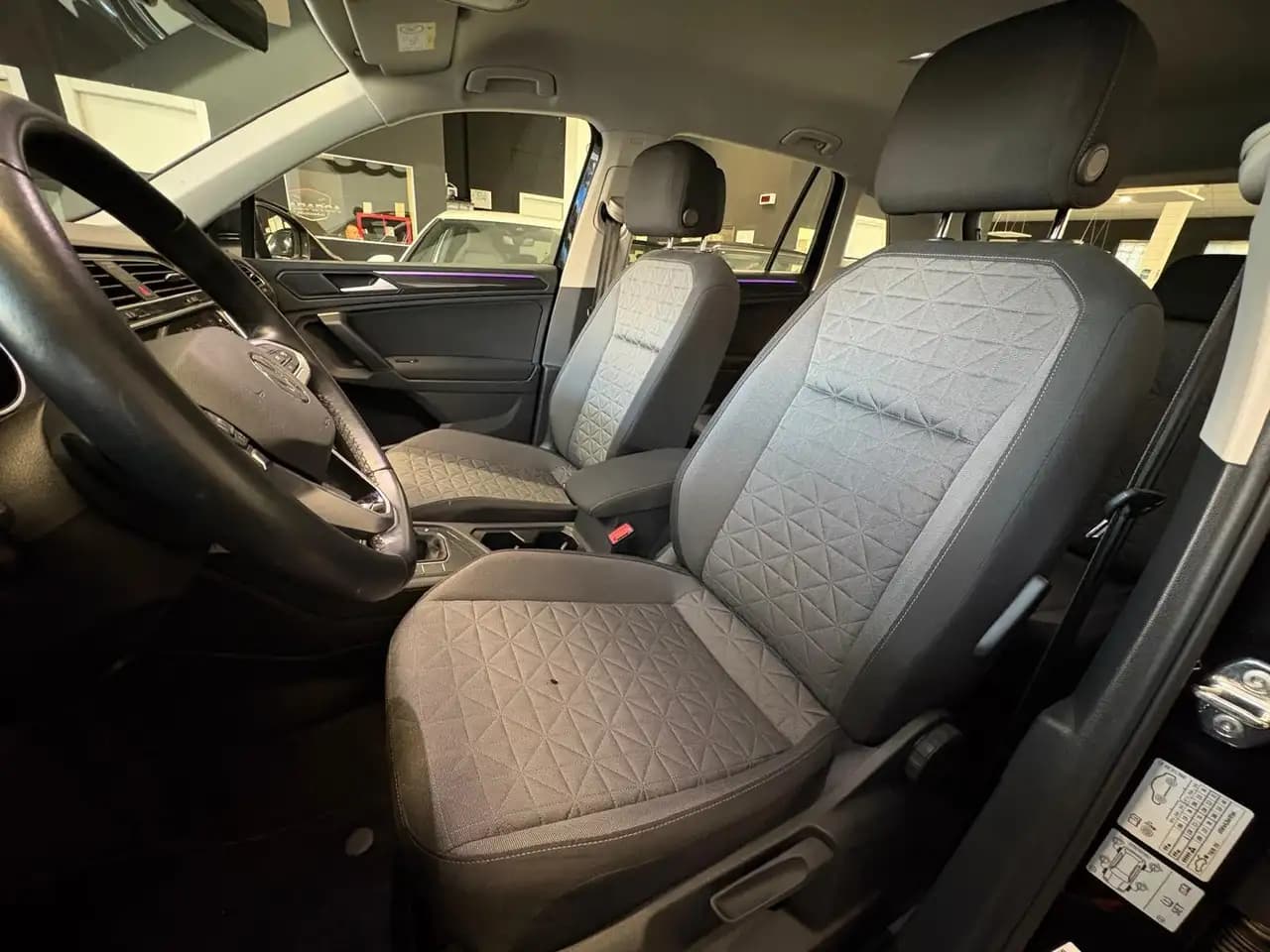 Volkswagen Tiguan 2022 г. 54042 км. — фото 10