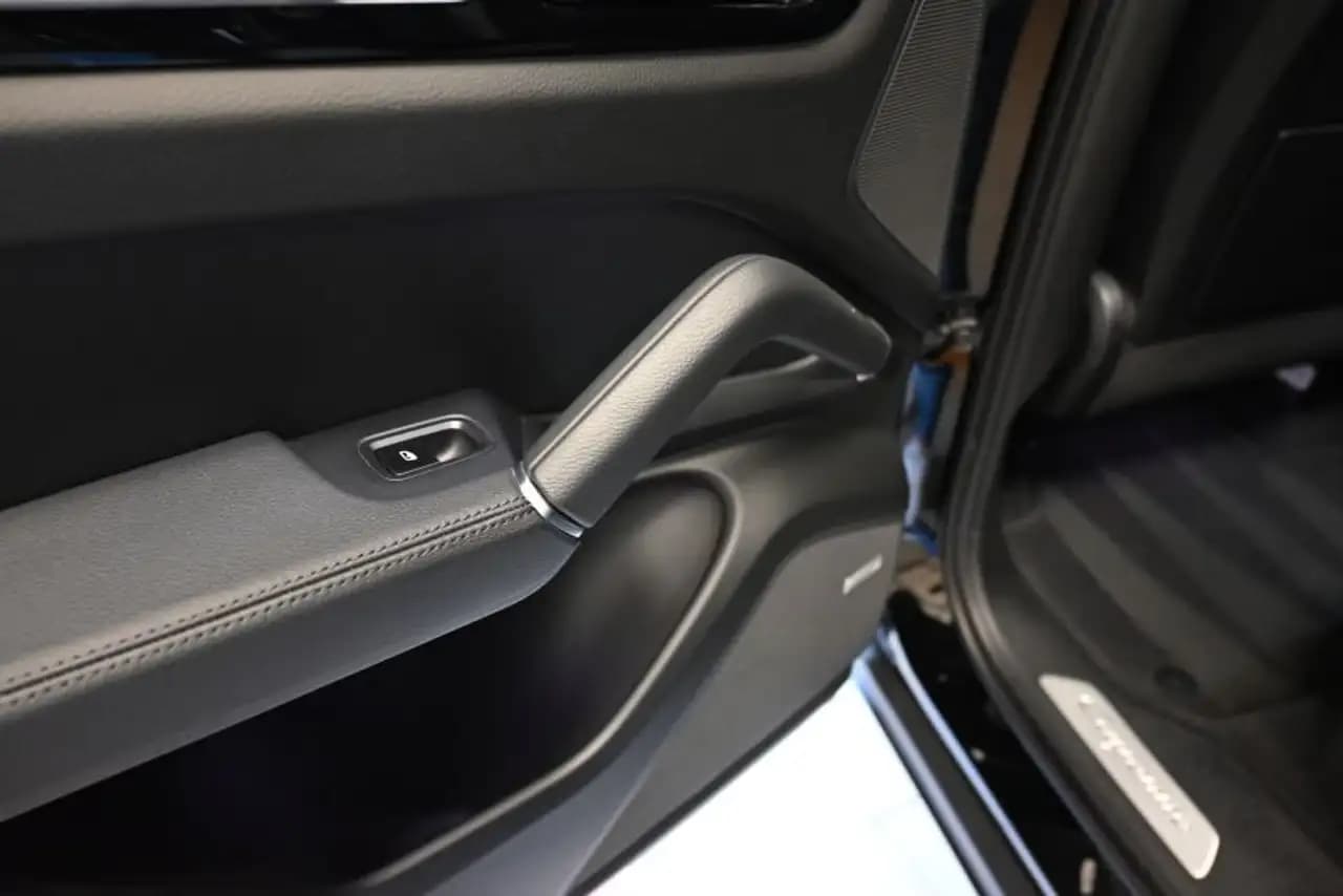 Porsche Cayenne Coupe 2022 г. 46034 км. — фото 37