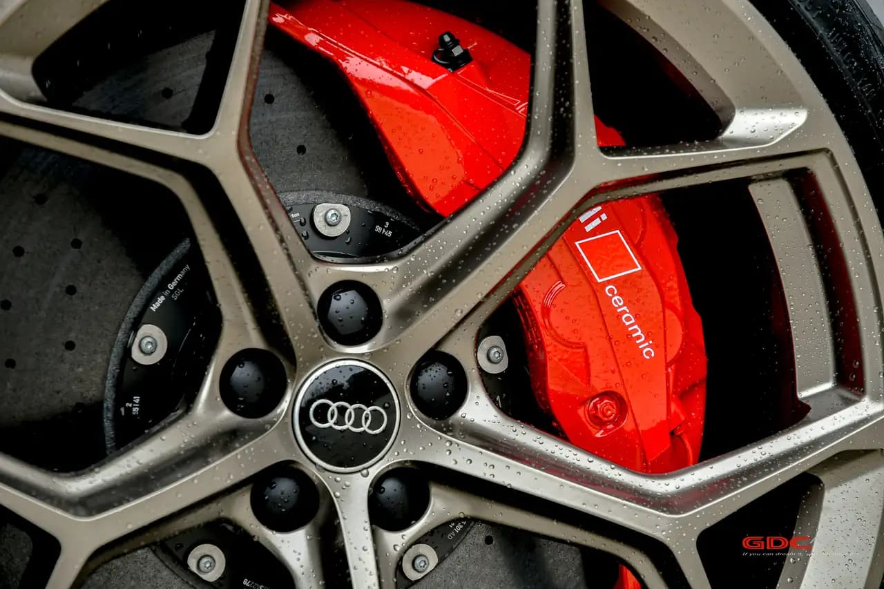 Audi RS6 2024 г. — фото 19
