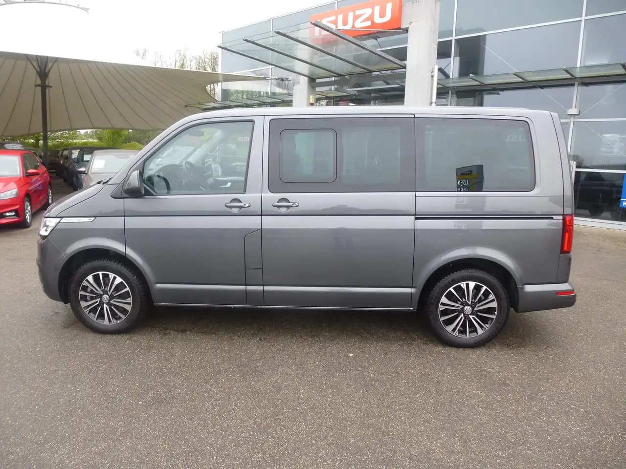 Volkswagen Multivan 2021 г. 8952 км. — фото 3