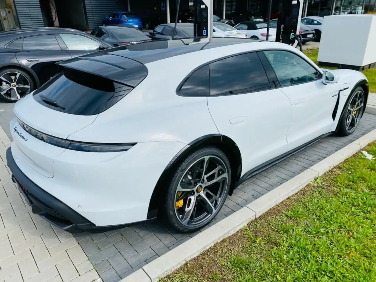 Porsche Taycan 2021 г. 13618 км. — фото 6