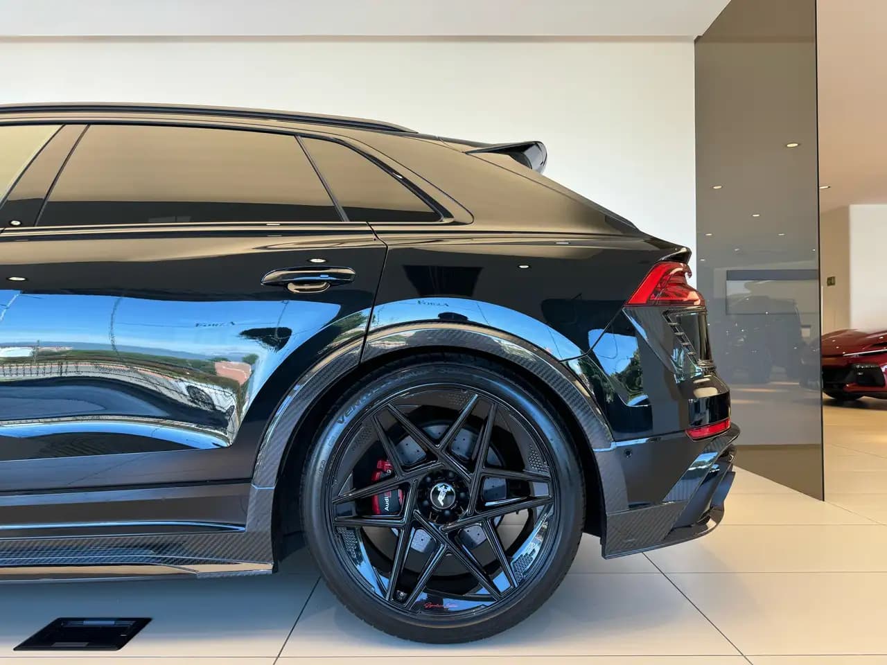 Audi Q8 2022 г. 49087 км. — фото 13