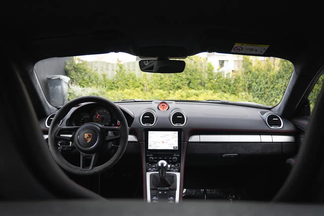 Porsche 718 Cayman (2020) 21087 км. — фото 25