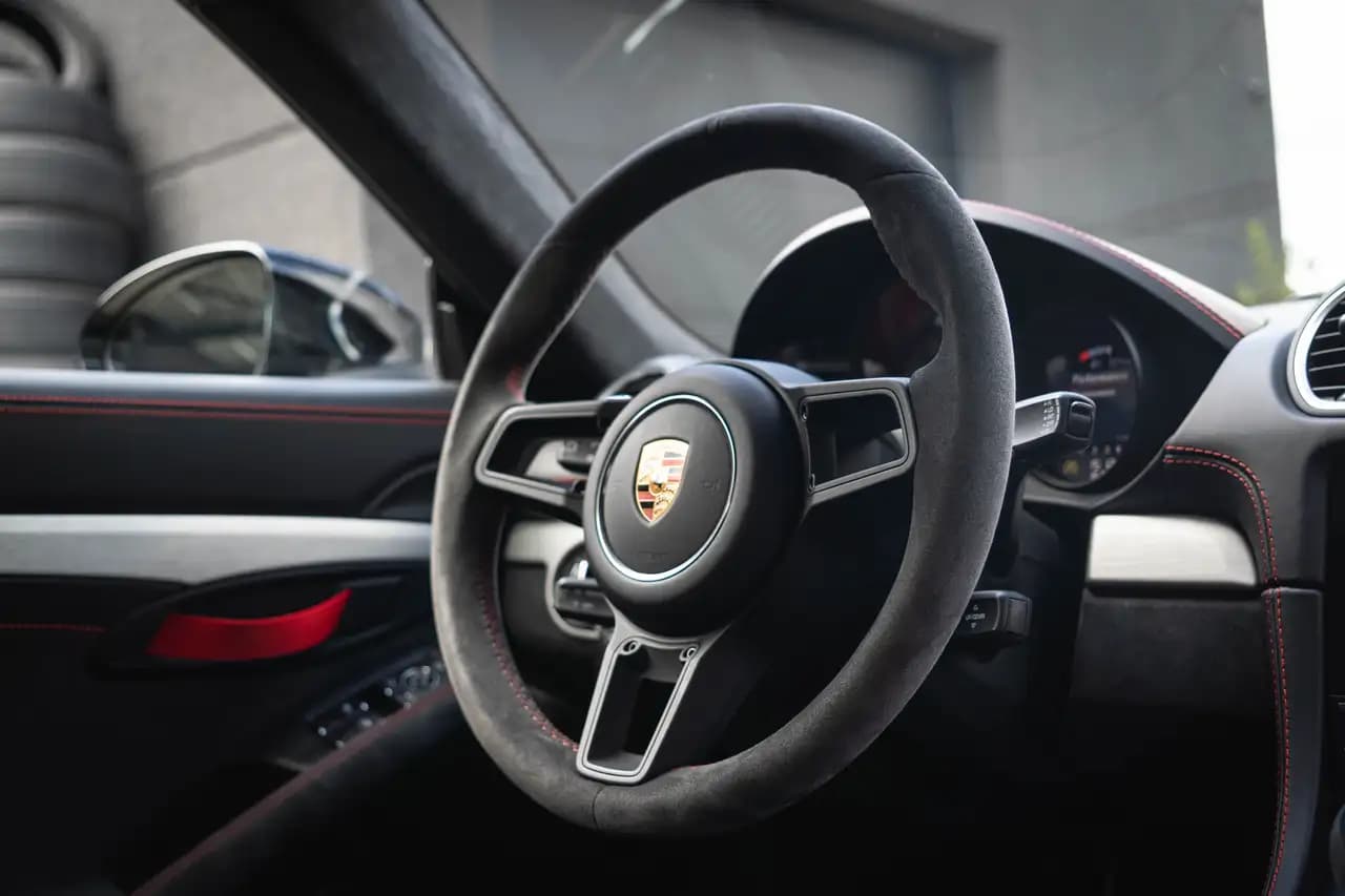 Porsche 718 Cayman (2020) 21087 км. — фото 26