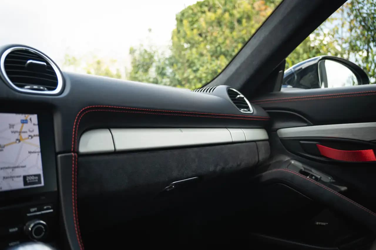 Porsche 718 Cayman (2020) 21087 км. — фото 46